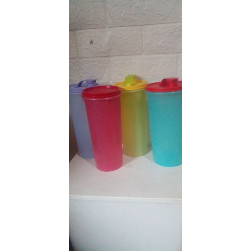 Tempat air minum kulkas tupperware