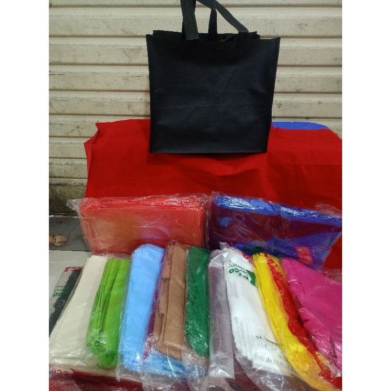 

tas kain spunbond jahit bisa buat bento dan box 25 isi 12 pcs (20*30)