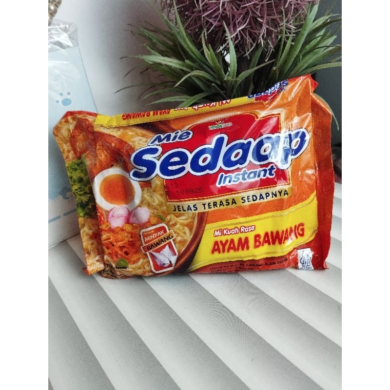 

Mie sedap goreng ayam bawang