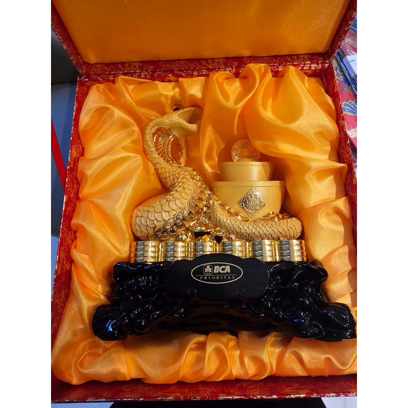Bca Prioritas patung shio ular kado pajangan gift merchandise