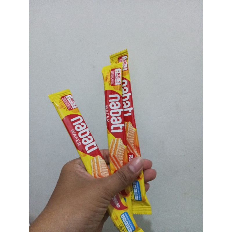 

Richeese Nabati Wafer keju/coklat