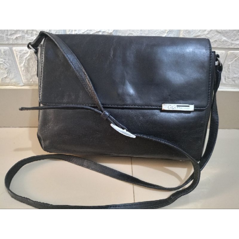 preloved tas sling pria/wanita kulit asli merk GiGifratell