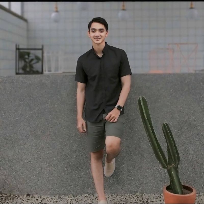 Baju Kemeja Polos Pria Lengan Pendek Jumbo Slimfit Premium Distro Atasan Hem Cowok Laki Hitam Putih 