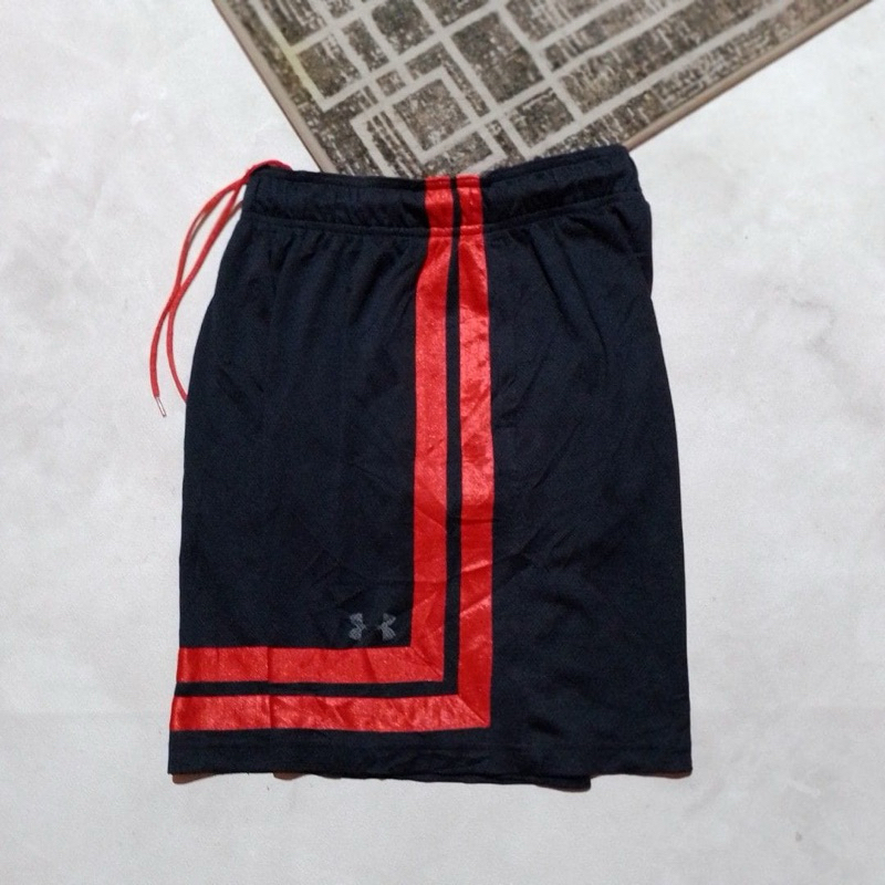 Celana Pendek Olahraga Under Armour