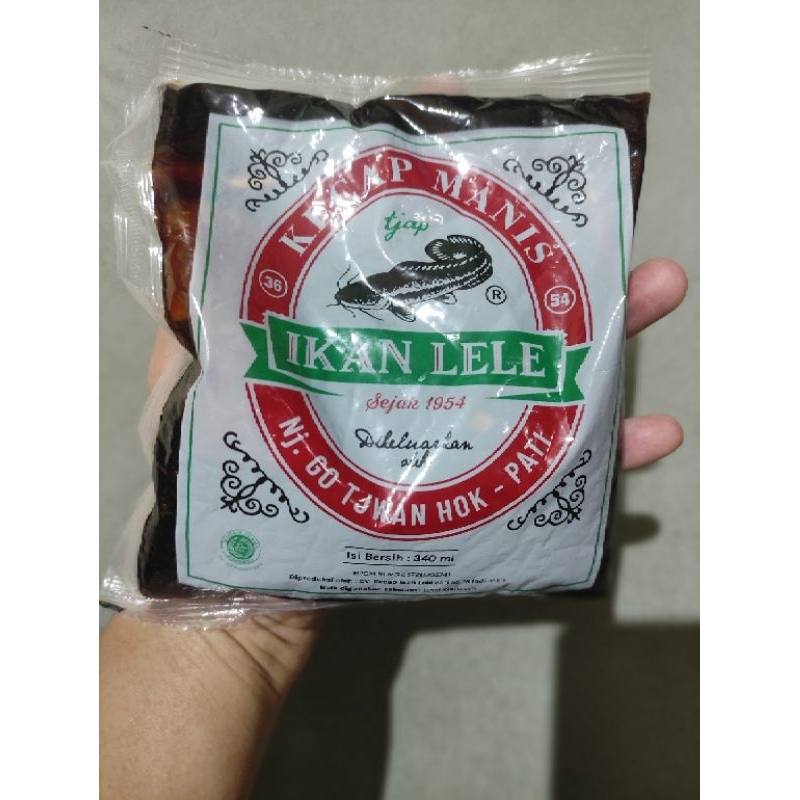

Kecap LELE oleh2 khas kota Pati ukuran 340&680 ml