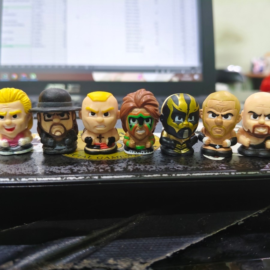 Action Figure WWE mini figure WWE 2,5cm-3cm Undertaker, Brock Lesnar, Big Show, Triple H, dll