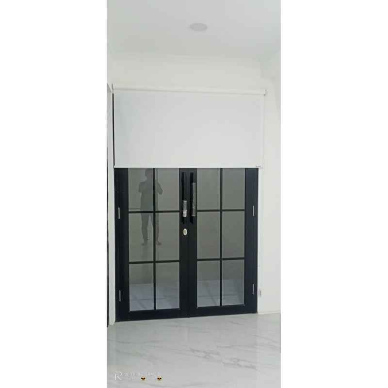roller blind jendela