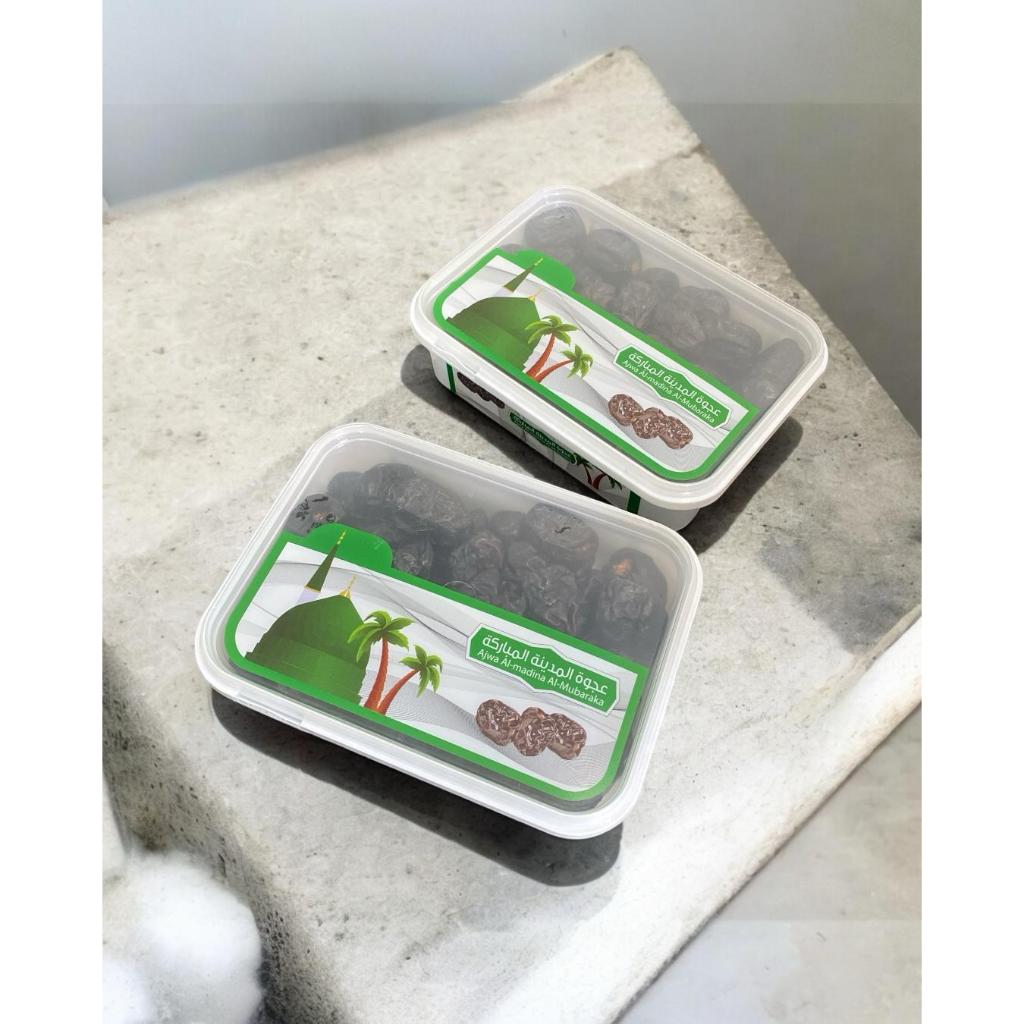 

Kurma Ajwa 500gr Kemasan Madinah Impor Ukuran Buah JUMBO GRADE A