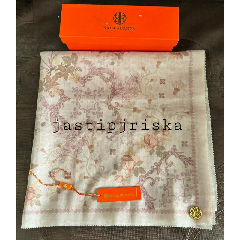 PRELOVED  SCARF SOPHIA, VACANZA X BARBIE, MIELA - NADA PUSPITA