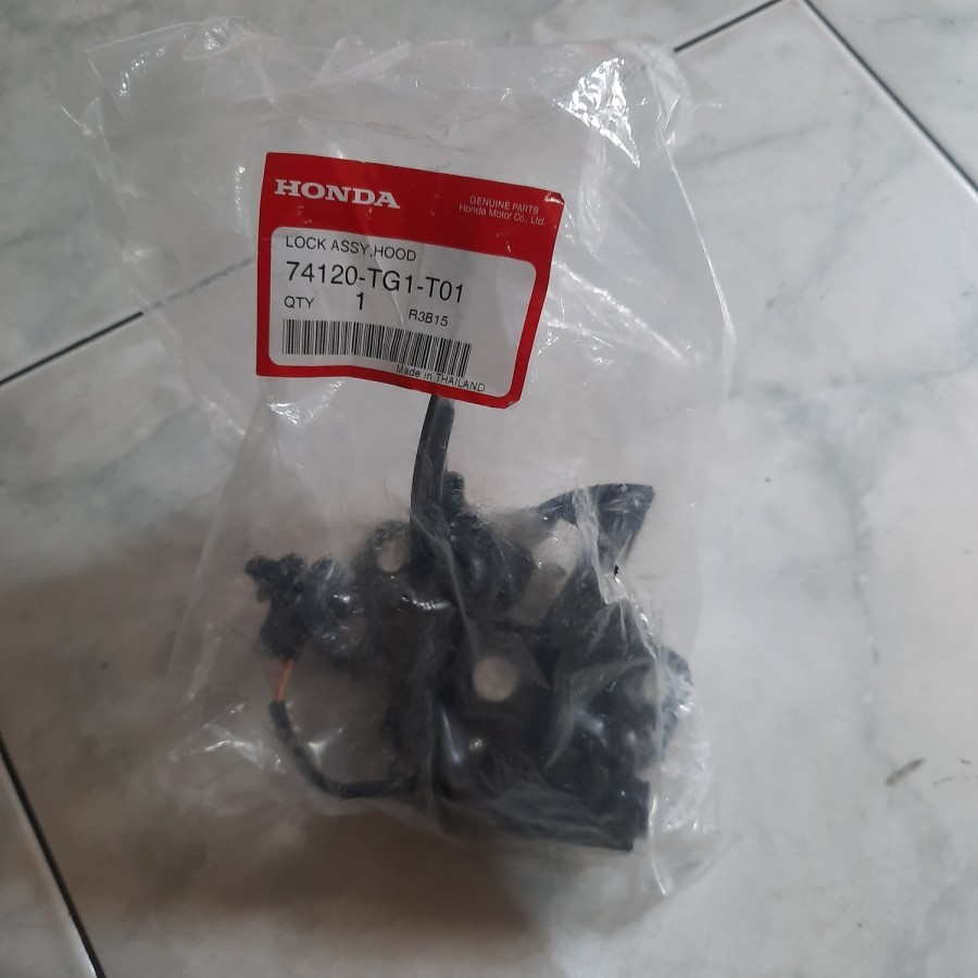 lock kap mesin brio 2014 2015 2016 2017 2018 ori