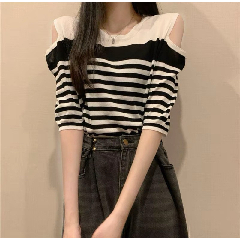 Atasan Off Shoulder