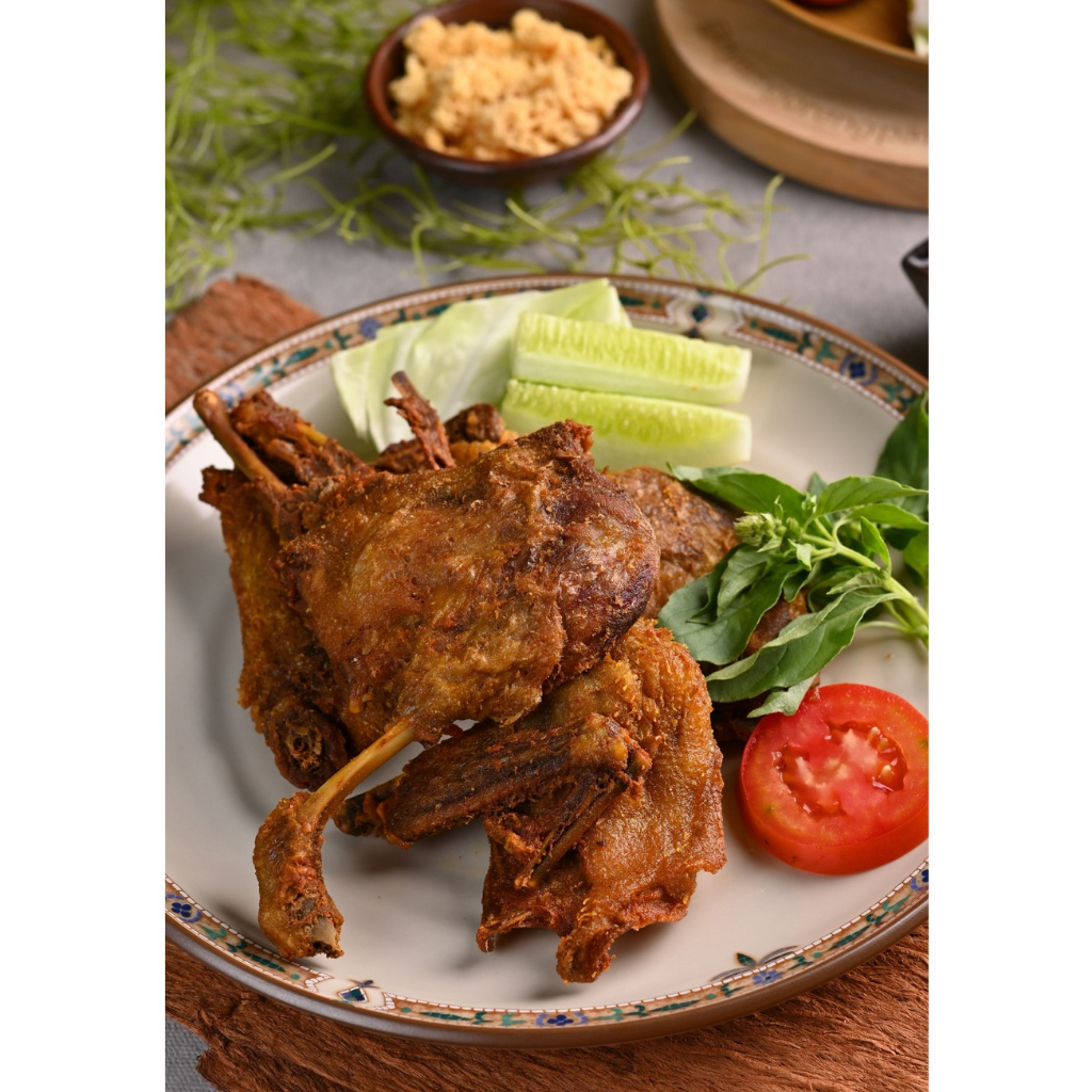 

AYAM GORENG PANGJAY . BEBEK Kuning Istimewa , FROZEN VAKUM , SIAP GORENG. Empuk , bumbu meresap ke dalam .
