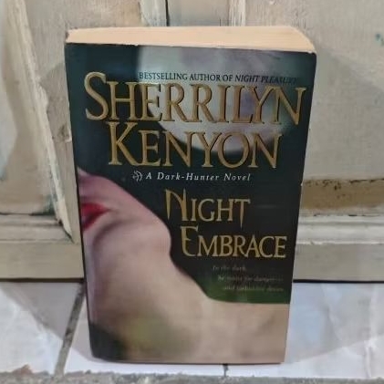 NIGHT EMBRACE -SHERRILYN KENYON