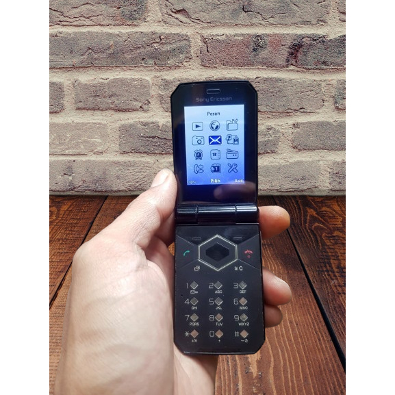Sony Ericsson F100i Jelou Hp Jadul mungil yang sangat langka