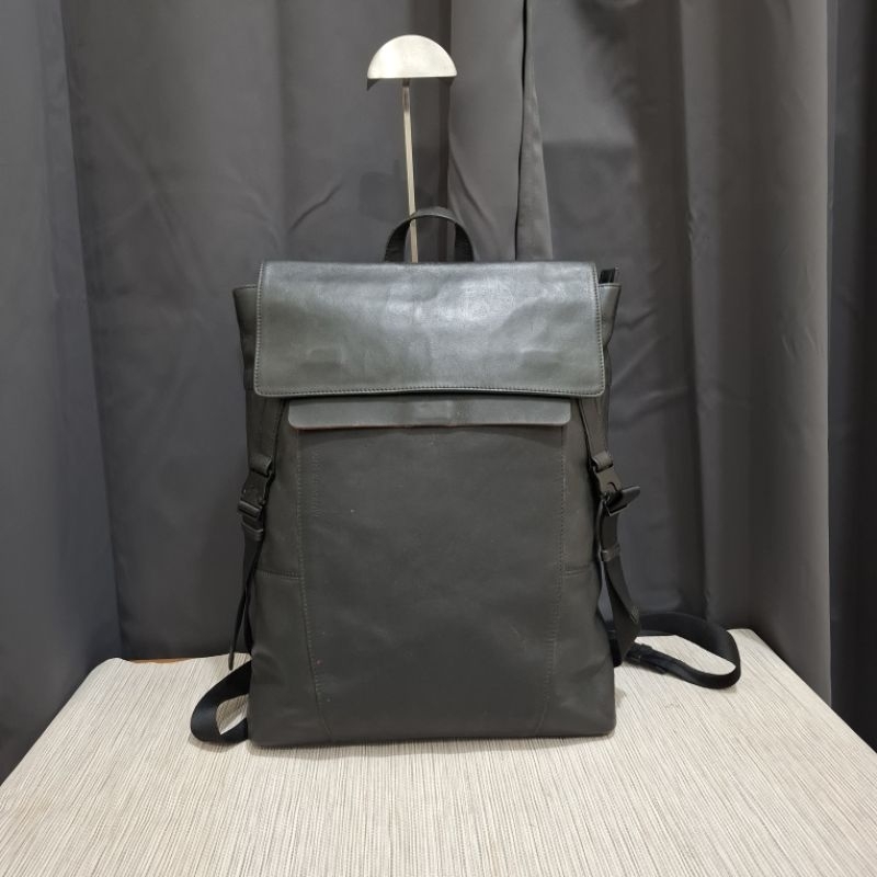 Mandarina Duck Ransel Backpack Slim Unisex Kulit Asli in Black