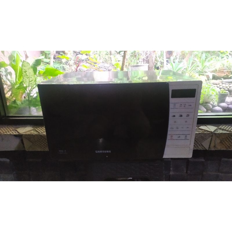 microwave Samsung Me731k