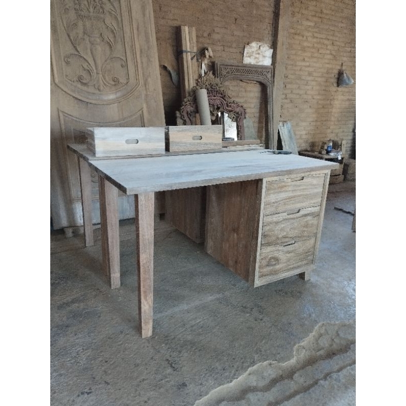 Meja setengah Biro jati lawasan