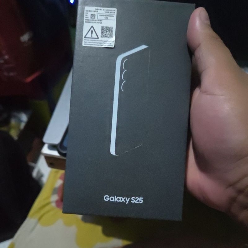 Samsung S25 12/512 Second