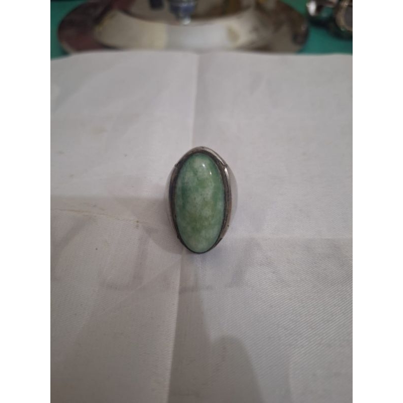 Batu cincin giok branded Buat pagar diri 
Pembuka aura dan rezeki 
Limited edition 
Barang terawat 
