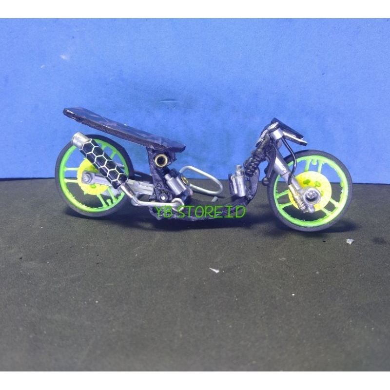 Miniatur motor drag racing matic ceper+ban cacing