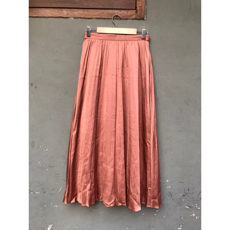 Preloved rok uniqlo-pl rok GU-preloved rok global uniqlo-pl rok plisket uniqlo-pl rok plisket Gu-rok