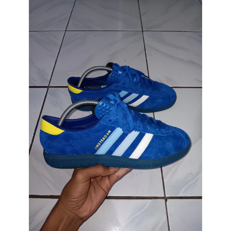 SEPATU ADIDAS AMSTERDAM (BLUE YELLOW)