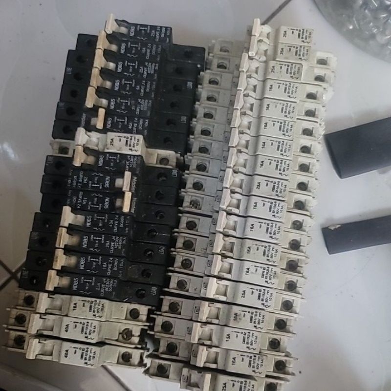 MCB DC Nader putih tipis