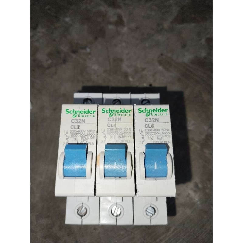 Mcb Schneider Bekas Layak Pakek