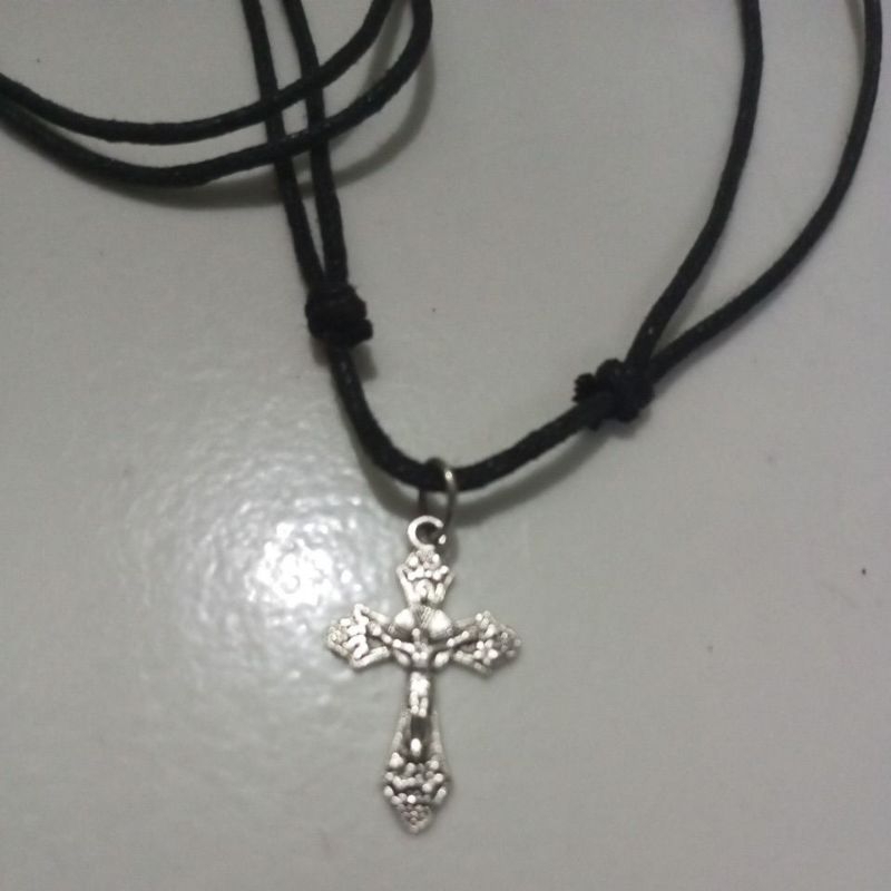 kalung salib untuk anak salib kecil