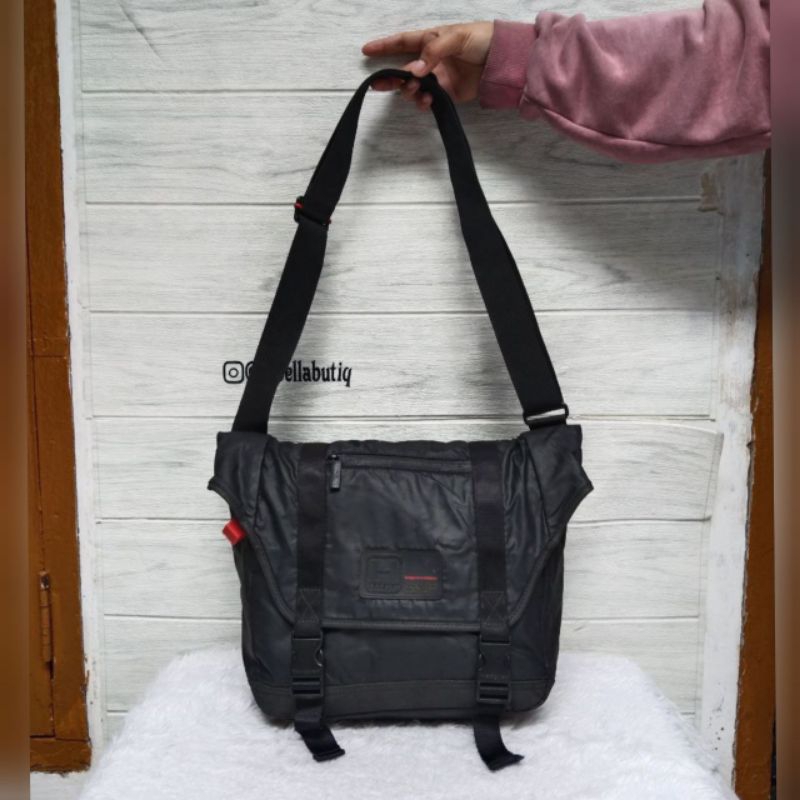 Hedgren Tas Selempang Sling Bag