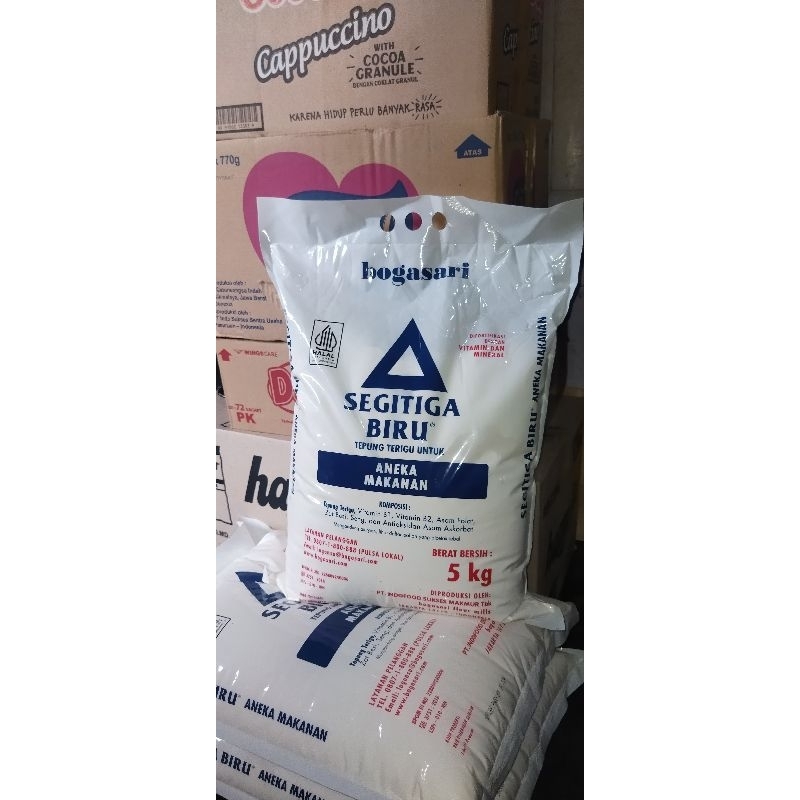 

TEPUNG TERIGU SEGITIGA BIRU ( 5kg )