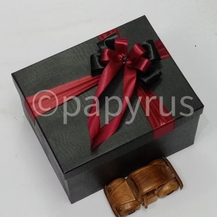 

PAPYRUS 20x25 Tinggi 15cm Kotak Kado Gift Box Hadiah V1