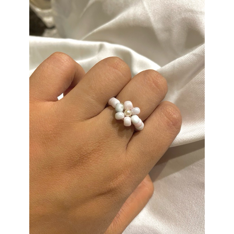 Flower beads ring