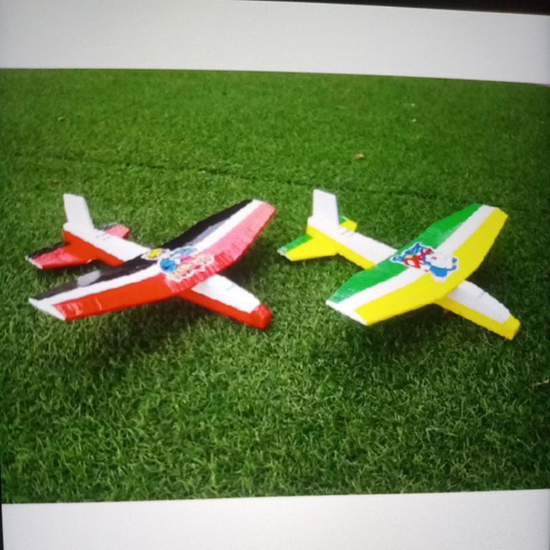 Pesawat mainan bisa terbang