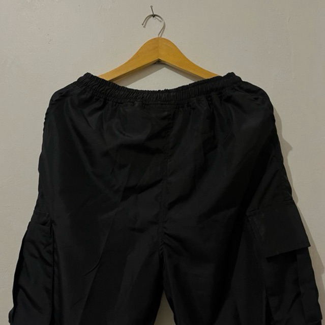 PRELOVED // Celana Cargo Parasut