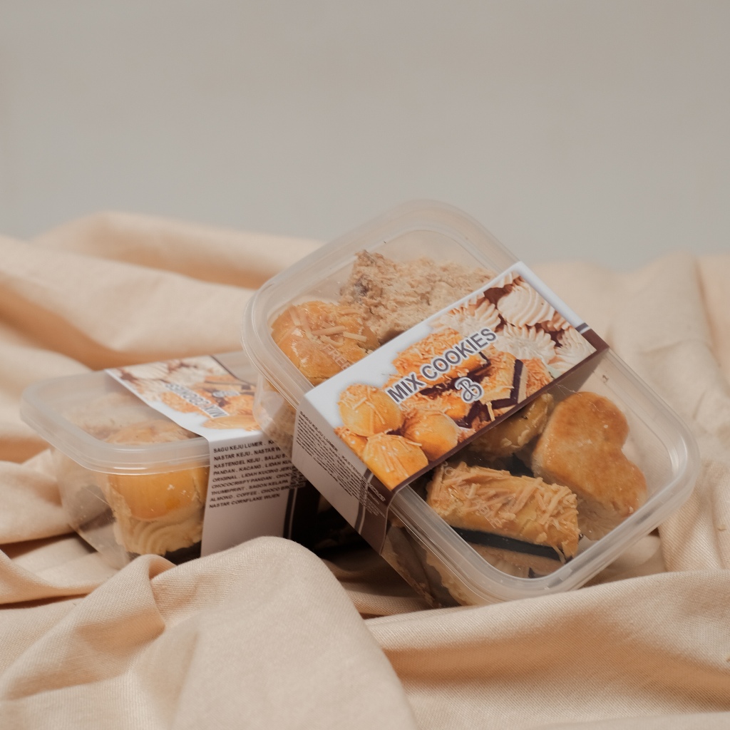 

Mix Cookies (Kue Campur) 1 Toples Kotak Ukuran 200ML Berat 125 Gram