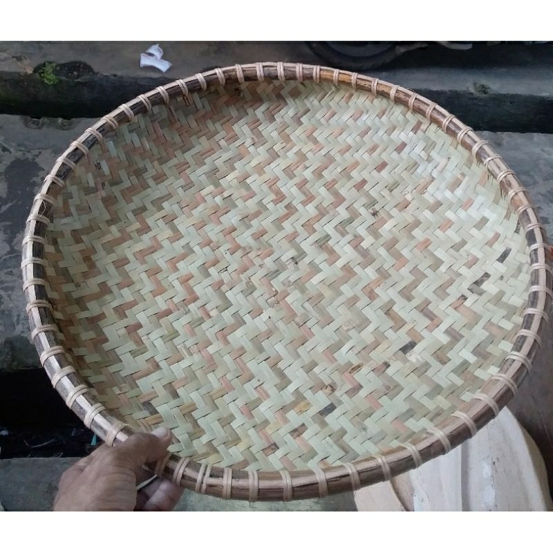 nyiru tampian beras dari bambu/ tampah bambu ilu.50cm baik