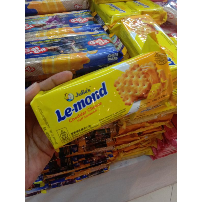 

Julie's Choco,Lemon, Peanut Butter Sandwich 82,5gr