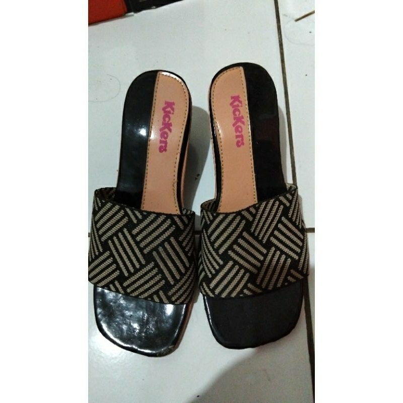 preloved sendal wanita