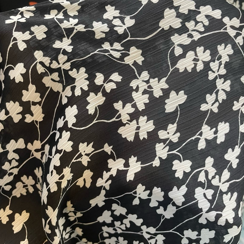 kain silk motif - kain yoryu silk motif bunga premiun - kain satin silk original lqb