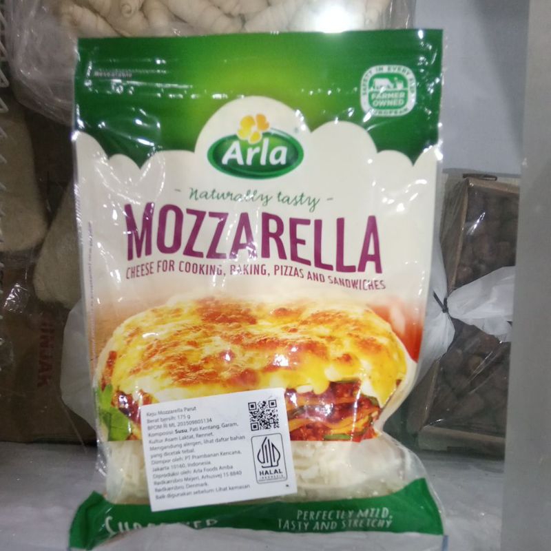 

Arla Mozzarella Cheese for cooking ,Baking, Pizzaand Sandwiches naturally tasty berat bersih 175gr