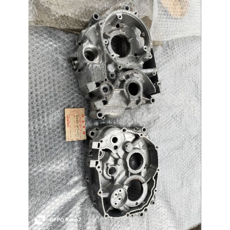 Crankcase tengah Honda cb100 cl100 sl100 cb125 xl125 original