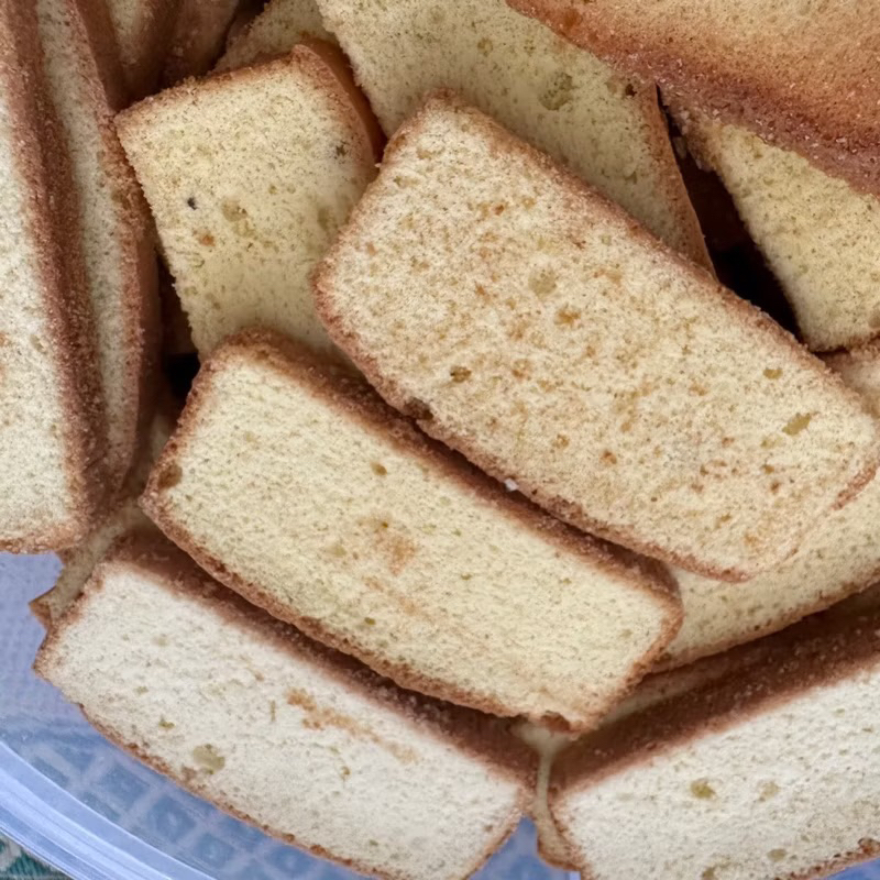 

Bolu Panggang Palma 215 gram dan 265 gram camilan panggang yang renyah gurih camilann renyah kiloan