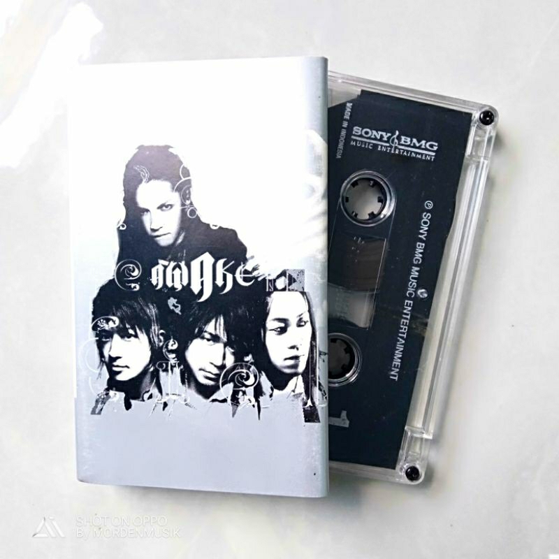 Kaset Larc en Ciel laruku album Awake (2004)