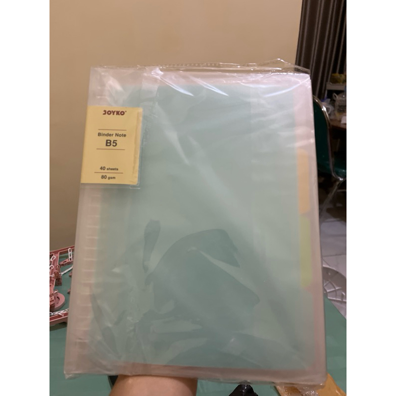 

Binder Note Transparan B5-TP-P144 JOYKO 26 Ring