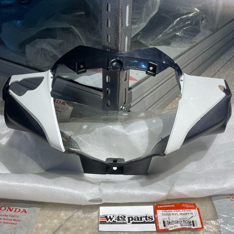 COVER BATOK KEPALA DEPAN SUPRA X 125 X125 BATMAN PUTIH ORIGINAL AHM 53205 KVL N00PFW