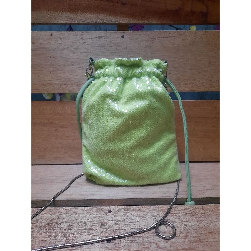 Tas Serut Hp Uniqlo / Mini Sling Bag / Tas selempang
