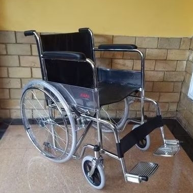 kursi roda standar rumah sakit