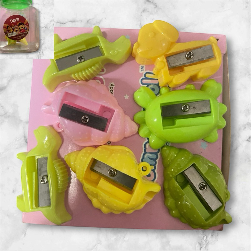 

Rautan/Serutan Davis karakter