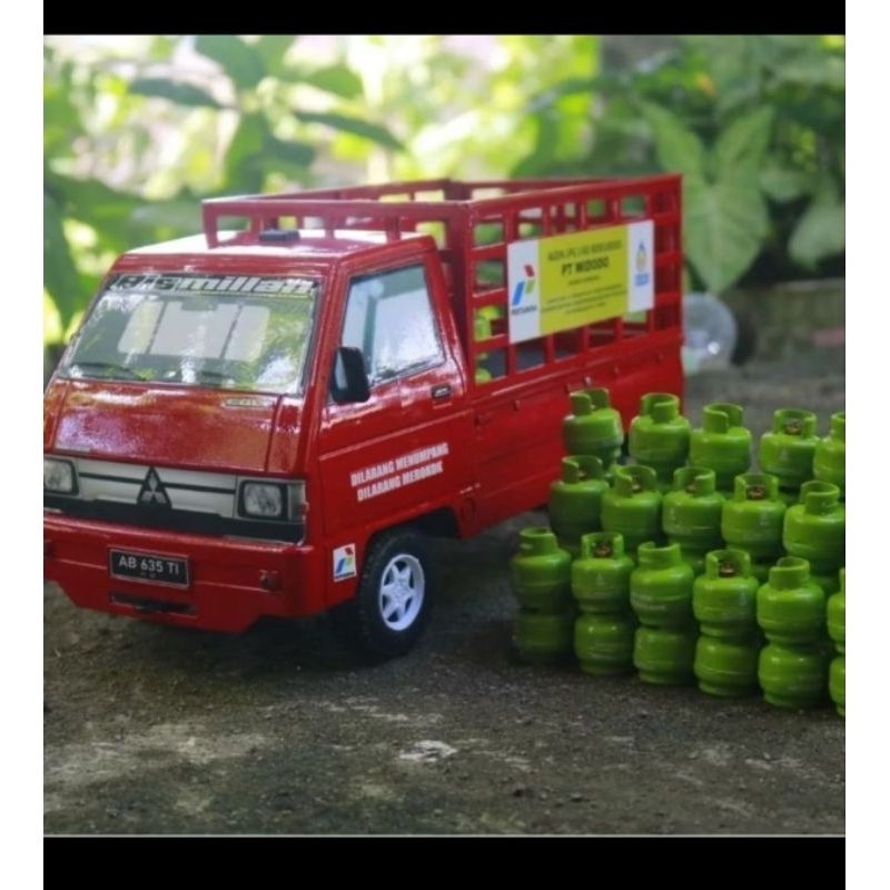 MAINAN MOBIL PICK UP L 300 ANGKUT GAS ELPIJI NON MUSIK